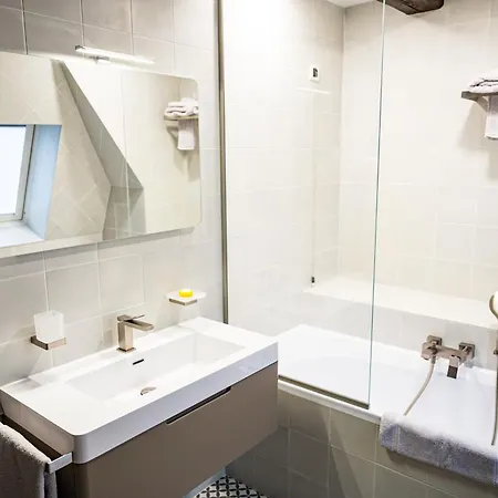 Prato Πανσιόν