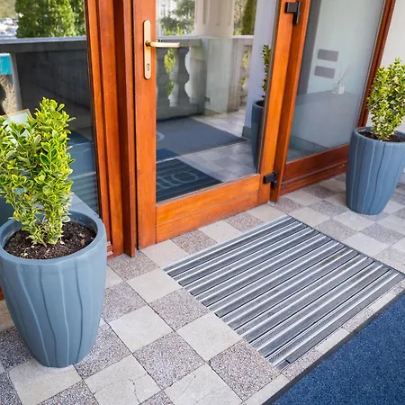 Πανσιόν Prato Μπρασόβ