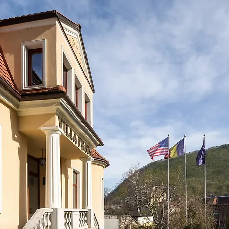 Prato Konukevi 4*