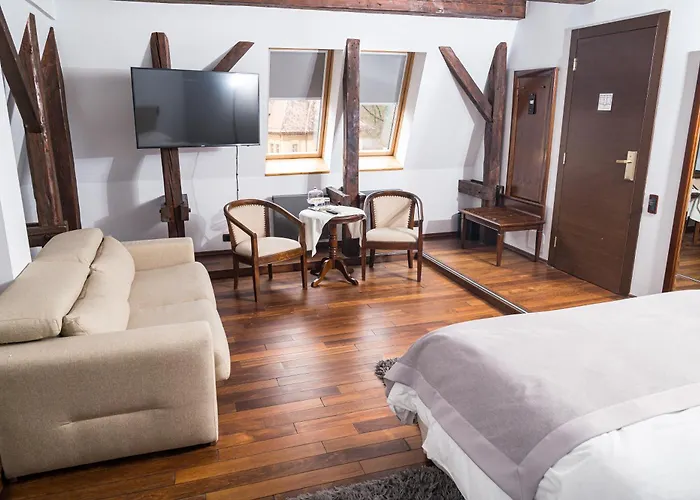 普拉托别墅酒店 4*